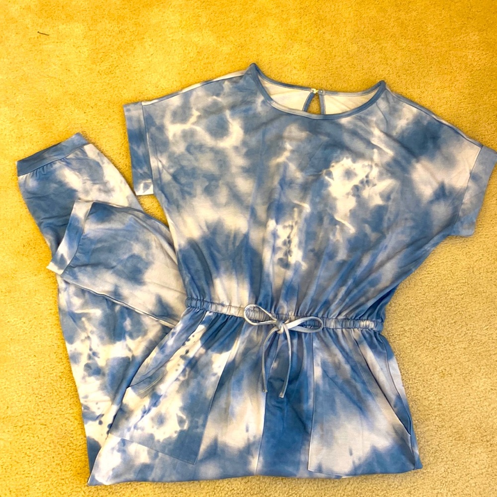 Short Sleeve Jumper with Pockets and Drawstring at the Waist